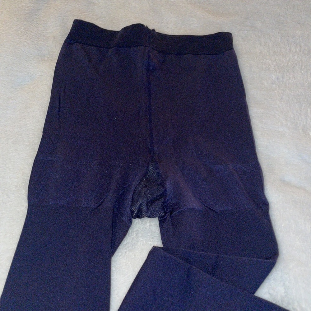 NWOT Vera Wang Size 2 Opaque Navy Tights